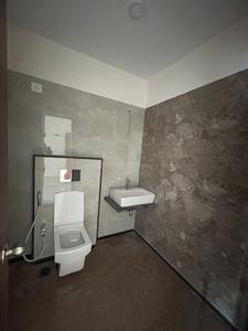 Bathroom Image of 1650 Sq.ft 4 BHK Apartment / Flat for sale in New India Hem Ratan Apartments And Kamlesh Apartments, Andheri East Mumbai for Rs. 51500000