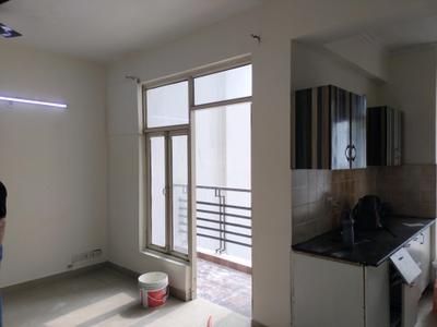 Living Room Image of 950 Sq.ft 2 BHK Apartment / Flat for sale in Gardenia Glory, Sector 46 Noida for Rs. 8500000