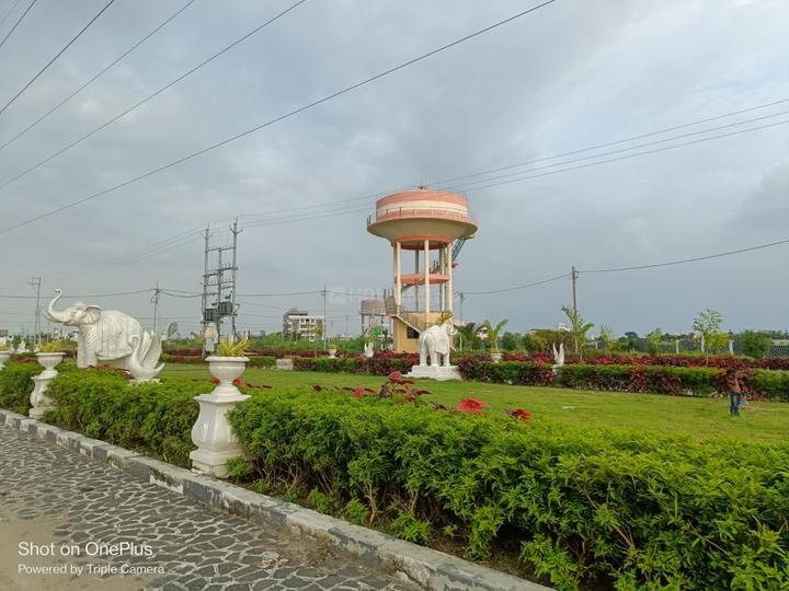 Partham park magar khaida Main Image 1