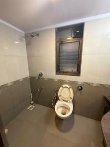 Bathroom Image of 1295 Sq.ft 3 BHK Apartment / Flat for sale in Supreme Lake Primrose, Powai Mumbai for Rs. 37500000