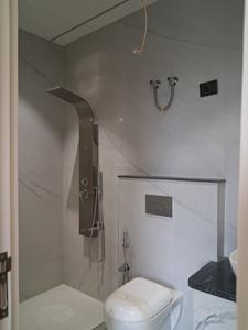 Common Bathroom Image of 1200 Sq.ft 3 BHK Builder Floor for sale in Paschim Vihar New Delhi for Rs. 27100000