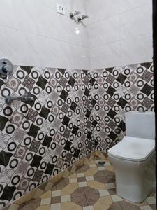 Common Bathroom Image of 445 Sq.ft 1 BHK Apartment / Flat for sale in Dwarka Mor New Delhi for Rs. 3000000