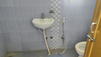 Bathroom Image of 1550 Sq.ft 3 BHK Apartment / Flat for rent in Rajbansi Nagar Patna for Rs. 21000