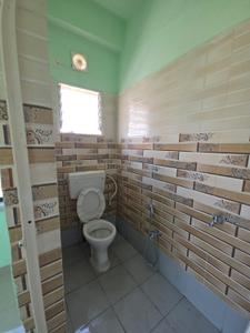 Bathroom Image of 750 Sq.ft 2 BHK Apartment / Flat for sale in South Dum Dum Kolkata for Rs. 3000000