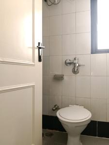 Common Bathroom Image of 750 Sq.ft 2 BHK Apartment / Flat for rent in Hiranandani Eagleridge, Thane West Thane for Rs. 47000