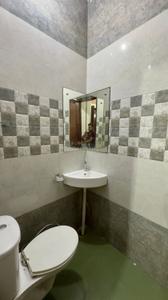 Bathroom Image of 1000 Sq.ft 1 BHK Builder Floor for rent in Palam Vihar Gurgaon for Rs. 18000