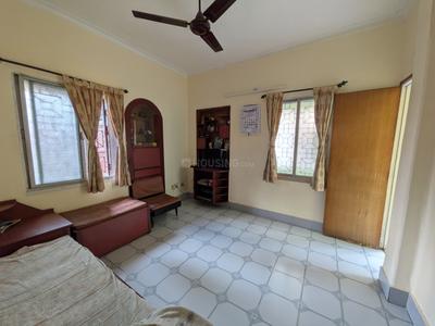 Bedroom Image of 750 Sq.ft 3 BHK Apartment / Flat for sale in Dhakuria Kolkata for Rs. 4500000