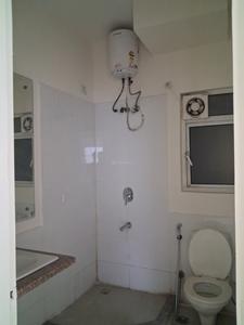 Common Bathroom Image of 1609 Sq.ft 3 BHK Apartment / Flat for sale in DLF Capital Greens Phase 1 And 2, Karampura New Delhi for Rs. 25000000