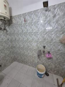 Bathroom Image of 1000 Sq.ft 3 BHK Apartment / Flat for rent in Sheikh Sarai New Delhi for Rs. 65000