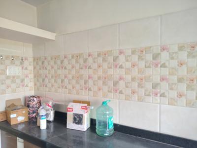 Kitchen Image of 900 Sq.ft 2 BHK Apartment / Flat for rent in Puraniks Rumah Bali, Kasarvadavali Thane for Rs. 20001