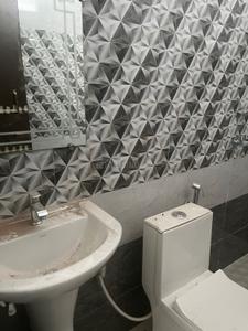 Bathroom Image of 1000 Sq.ft 3 BHK Builder Floor for rent in Green Park Colony Bareilly for Rs. 15000