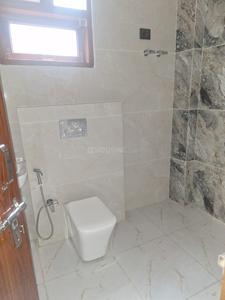 Bathroom Image of 1800 Sq.ft 2.5 BHK Builder Floor for rent in Rabindra Palli Colony Lucknow for Rs. 25000