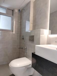 Common Bathroom Image of 3600 Sq.ft 5 BHK Apartment / Flat for sale in Bay View, Andheri West Mumbai for Rs. 200000000