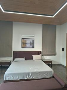 Bedroom Image of 8694 Sq.ft 4 BHK Villa for sale in Vrundavan Bunglows 9, Thaltej Ahmedabad for Rs. 217100000