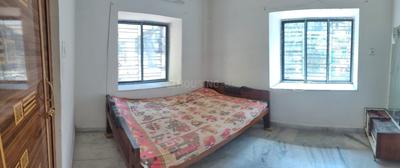 Bedroom Image of 900 Sq.ft 2 BHK Apartment / Flat for rent in Baliaghata Kolkata for Rs. 25000