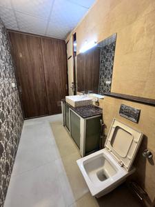 Bathroom Image of 4500 Sq.ft 9 BHK Independent House for sale in Sector 26A Gurgaon for Rs. 195000000