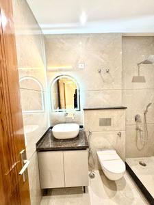 Bathroom Image of 2400 Sq.ft 4.5 BHK Builder Floor for sale in Vipul World Luxury Floors, Sector 48 Gurgaon for Rs. 35000000