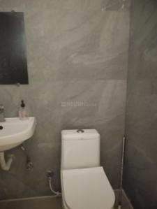 Bathroom Image of 2800 Sq.ft 4 BHK Duplex for rent in Western Court, Kolar Road Bhopal for Rs. 28000