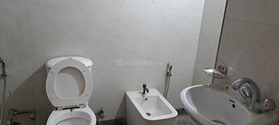 Bathroom Image of 4500 Sq.ft 4 BHK Builder Floor for rent in New Friends Colony New Delhi for Rs. 200000