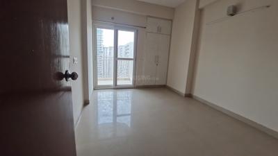 Bedroom Image of 1550 Sq.ft 3 BHK Apartment / Flat for sale in Mahagun Moderne, Sector 78 Noida for Rs. 21000000