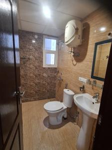 Bathroom Image of 2152 Sq.ft 3 BHK Builder Floor for rent in Gomti Nagar Lucknow for Rs. 30000