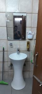 Bathroom Image of 950 Sq.ft 2.5 BHK Apartment / Flat for rent in Mansa Devi Complex Panchkula for Rs. 35000