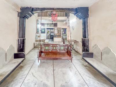 Living Room Image of 6500 Sq.ft 6 BHK Independent House for sale in Navapura Vadodara for Rs. 18500000