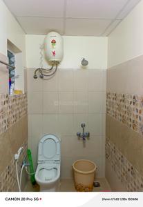 Bathroom Image of 400 Sq.ft 1 BHK Apartment / Flat for rent in Peelamedu Coimbatore for Rs. 19000