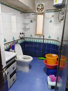 Bathroom Image of 1320 Sq.ft 3 BHK Apartment / Flat for rent in Patparganj New Delhi for Rs. 45000
