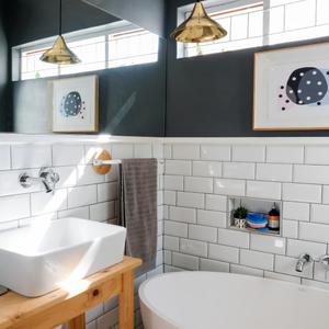 Bathroom Image of 2400 Sq.ft 4 BHK Apartment / Flat for sale in Khar West Mumbai for Rs. 130000000