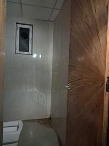 Common Bathroom Image of 1400 Sq.ft 3 BHK Apartment / Flat for rent in Capital Hometech Homes, Sector 51 Noida for Rs. 32000