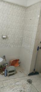 Bathroom Image of 1450 Sq.ft 3 BHK Apartment / Flat for sale in Purvanchal Bhagirathi Apartments, Sector 62 Noida for Rs. 14800000