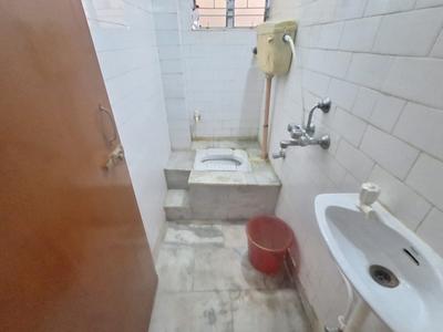 Bathroom Image of 1700 Sq.ft 4 BHK Apartment / Flat for sale in Keshtopur Kolkata for Rs. 5500000