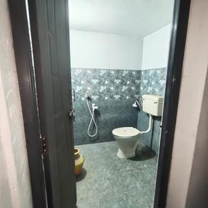 Bathroom Image of 650 Sq.ft 2 BHK Independent House for rent in Kannampalayam Coimbatore for Rs. 12000
