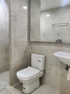 Common Bathroom Image of 1450 Sq.ft 3 BHK Apartment / Flat for sale in Lake Enclave, Hiranandani Estate Thane for Rs. 44000000