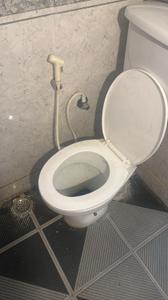 Bathroom Image of 450 Sq.ft 1 RK Builder Floor for rent in Swaraj Homes RWA Hauz Khas Block C 5, Hauz Khas New Delhi for Rs. 28000