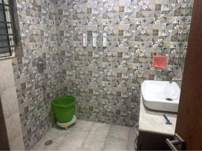Bathroom Image of 1700 Sq.ft 3 BHK Apartment / Flat for sale in Bagmari Kolkata for Rs. 18500000