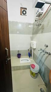 Bathroom Image of 650 Sq.ft 2 BHK Apartment / Flat for sale in Govindpuram Ghaziabad for Rs. 2550000