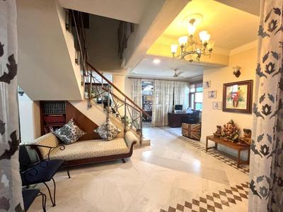 Hall Image of 7600 Sq.ft 6 BHK Apartment / Flat for sale in Purvanchal Silver Estate, Sector 50 Noida for Rs. 110000000