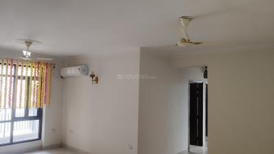 Living Room Image of 1810 Sq.ft 3 BHK Apartment / Flat for rent in Cosmos Express 99, Sector 99 Gurgaon for Rs. 32000