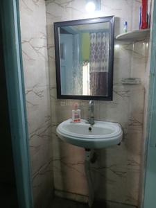 Bathroom Image of 1500 Sq.ft 2 BHK Independent House for rent in C D Colony Jhumri Telaiya for Rs. 8000