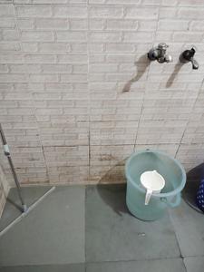 Bathroom Image of 650 Sq.ft 1 BHK Builder Floor for rent in DDA Flats Sarita Vihar, Sarita Vihar New Delhi for Rs. 27000