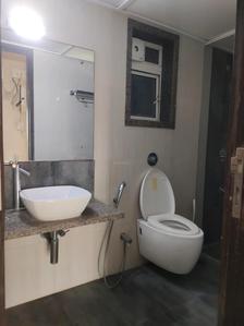 Common Bathroom Image of 1250 Sq.ft 3 BHK Apartment / Flat for rent in Veena Crest, Andheri West Mumbai for Rs. 150000