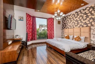Bedroom Image of Heaven pg  in Sector 30, Gurgaon