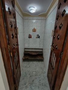 Bathroom Image of 1200 Sq.ft 2 BHK Builder Floor for rent in Indira Nagar Bengaluru for Rs. 32000