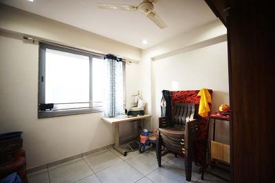 Bedroom Image of 2052 Sq.ft 3 BHK Apartment / Flat for sale in Nana Chiloda Ahmedabad for Rs. 7800000