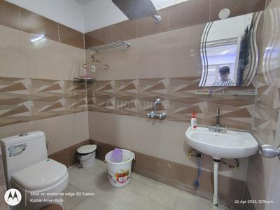 Bathroom Image of 1680 Sq.ft 3 BHK Apartment / Flat for rent in Harmu Ranchi for Rs. 35000