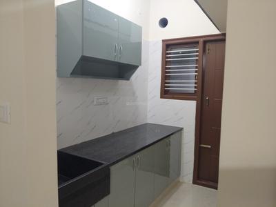 Kitchen Image of 600 Sq.ft 1 BHK Builder Floor for rent in Adugodi Bengaluru for Rs. 30000