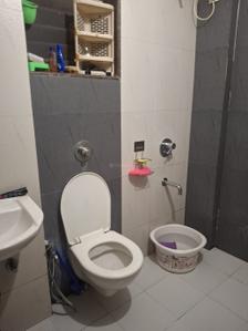 Sachdev Complex  Bathroom One 3
