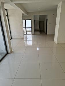 Hall Image of 2000 Sq.ft 5 BHK Apartment / Flat for rent in Atladara Vadodara for Rs. 30000
